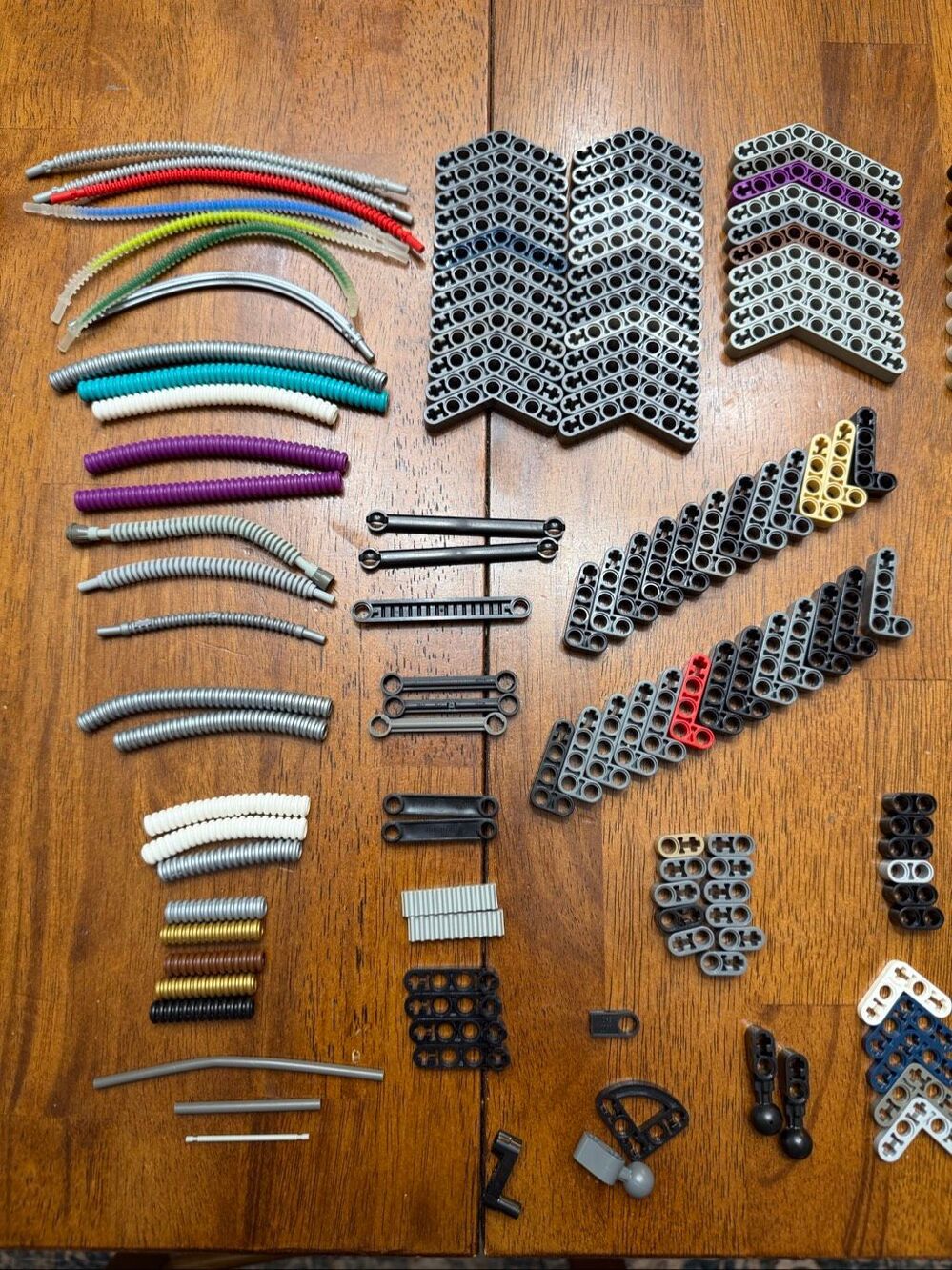 LEGO Education 9648 Construction System Storage Tub Incomplete 317 Pieces (9212) - Picture 3 of 11